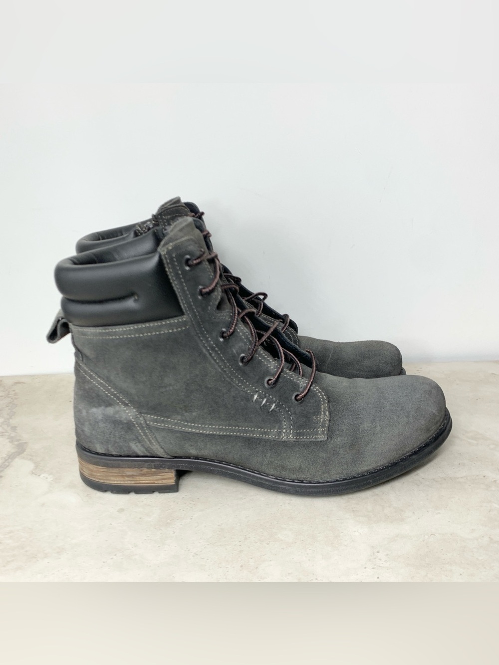 TAOS Cove Boots Women 41 Size 10 10.5 Shoes Gray Black Suede Leather Lace Up